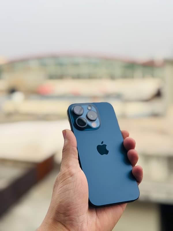 I PHONE 15 pro factory unlock 0