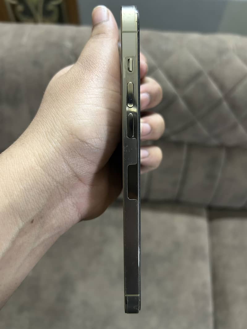 Iphone 14pro max JV LLA variant 2