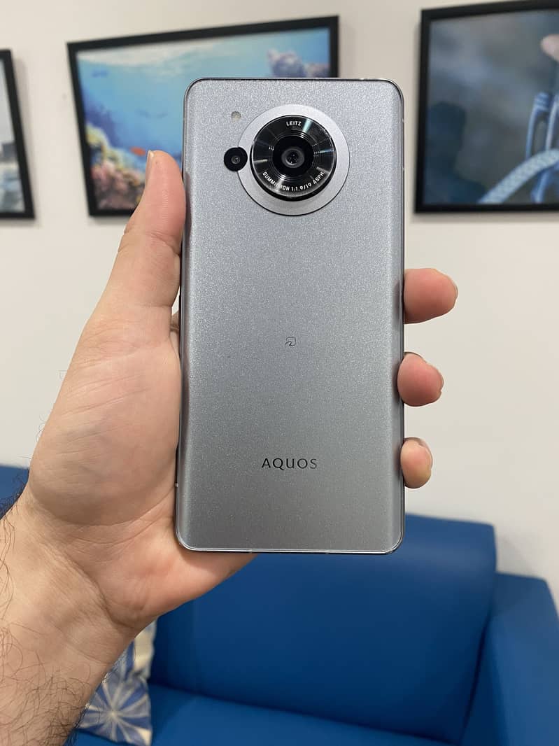 Aqous Sharp R7 - 12/256 - non PTA - 1 month Sim 0