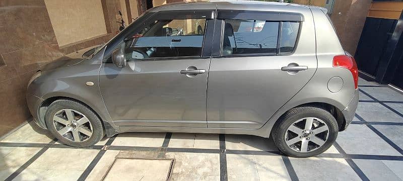 Suzuki Swift 2012 1