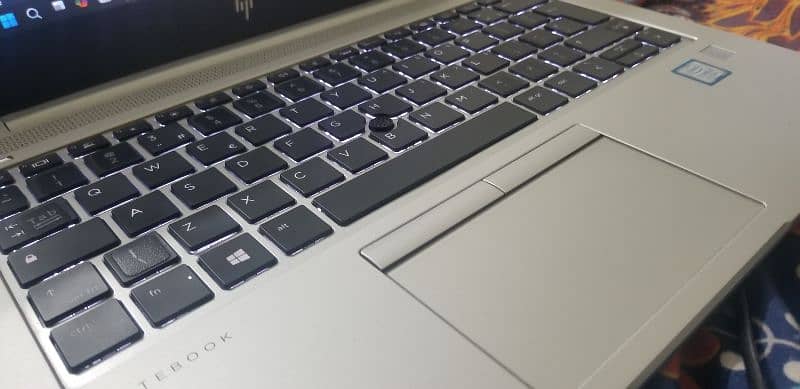 HP elitebook 830 8th generation (quad core) 2