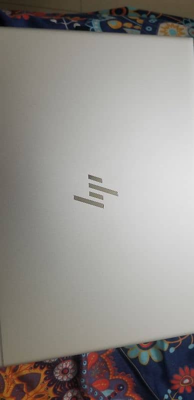 HP elitebook 830 8th generation (quad core) 5