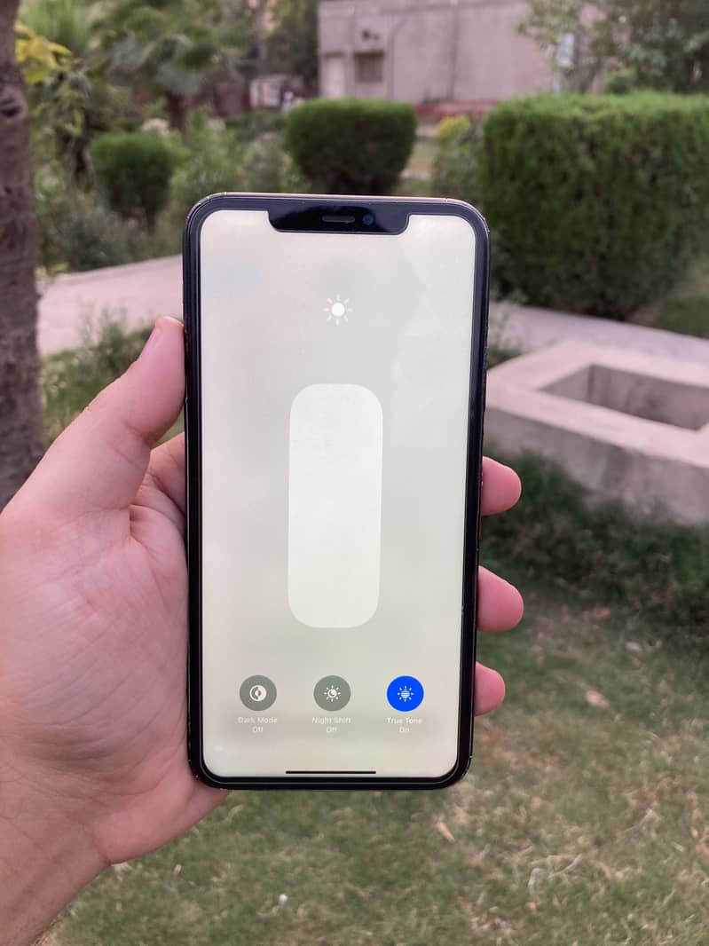 iPhone 11 Pro Max 2