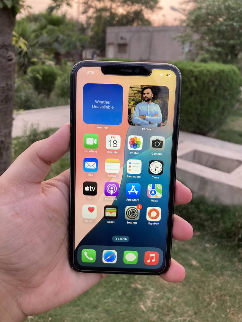 iPhone 11 Pro Max 4