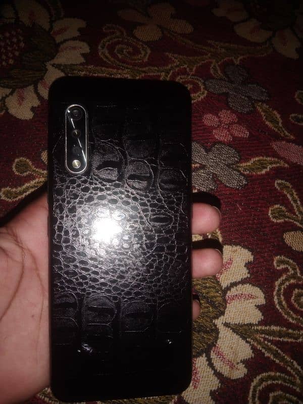 Vivo s1 4gb ram 128 memory over All good just penal hang 0