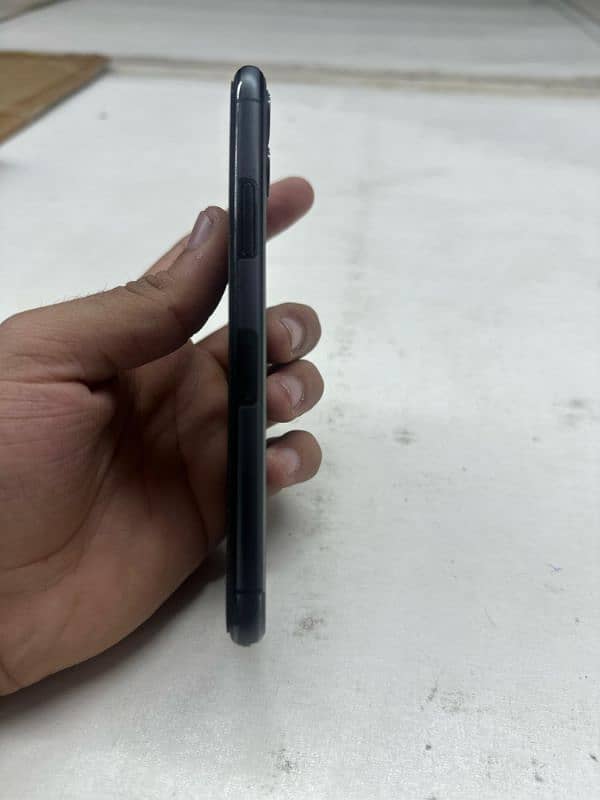 i phone x 64gb pta aprove with originall charger 3
