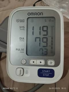 OMRON BLOOD PRESSURE MONITOR/MACHINE
