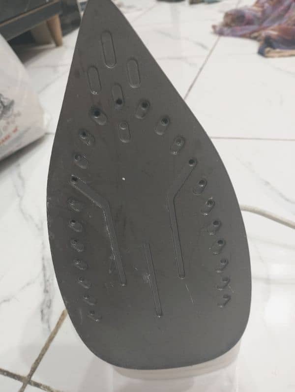 Raf Steam Iron 2