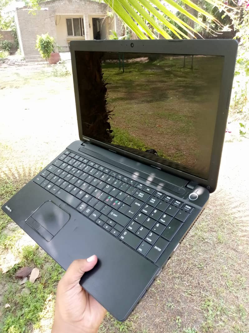 Toshib Satellite 3rd gen 4gb Ram 128GB SSD 15.6″ HD LED 2