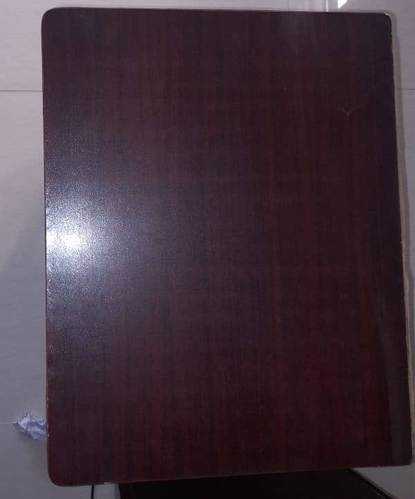 Side tables in excellent condition for King/queen and single. 1