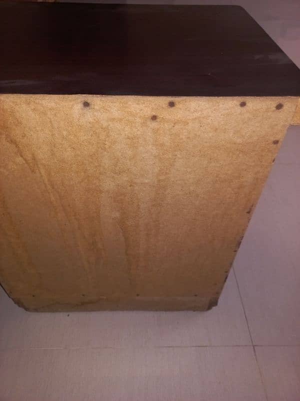 Side tables in excellent condition for King/queen and single. 3