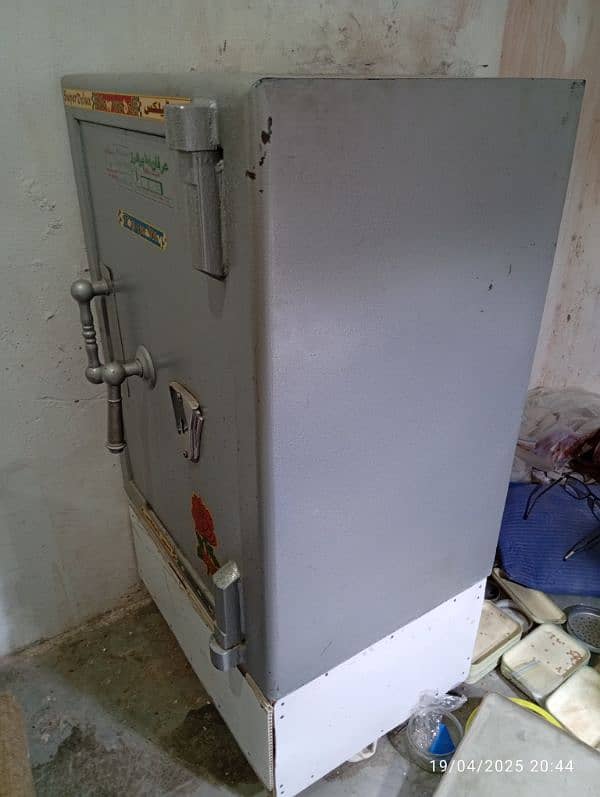 safe locker 2