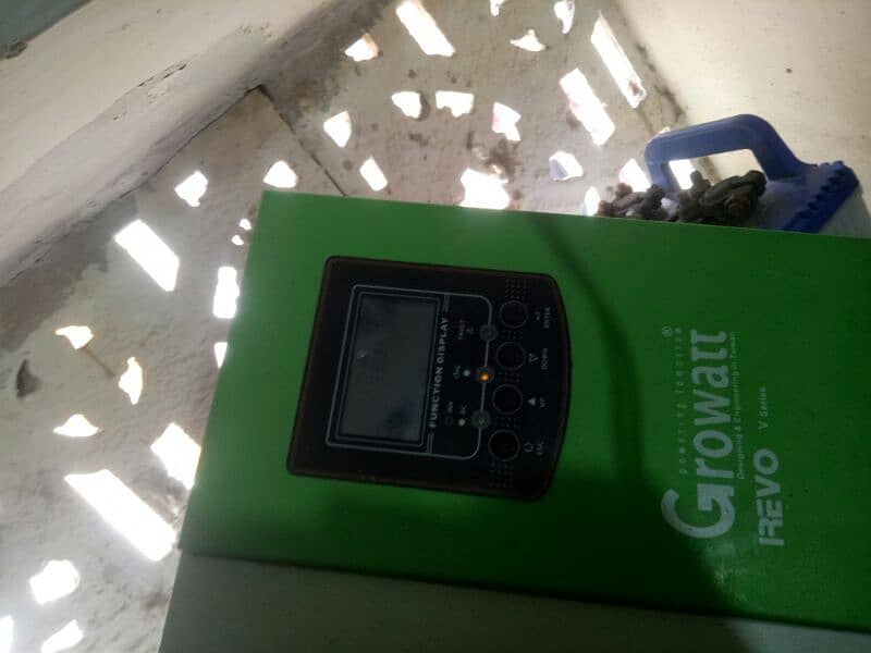 growatt inverter revo v1 only 1 years use 1