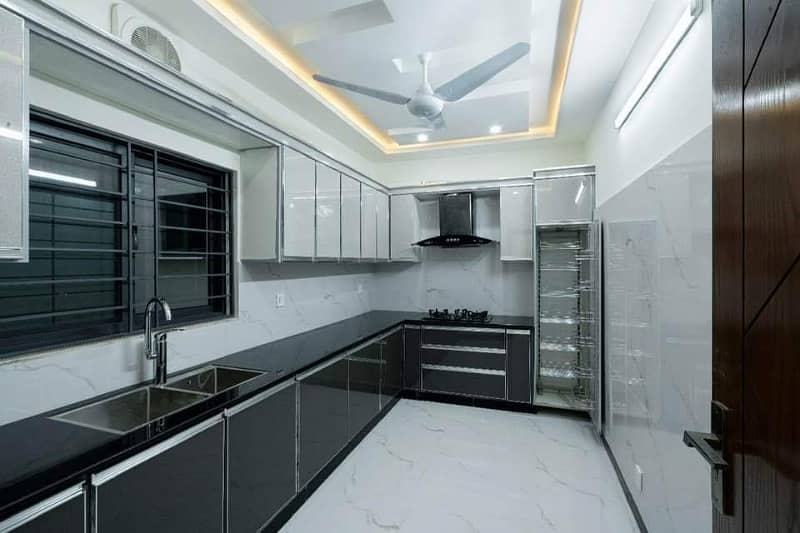 12 Marla Beautiful Upper Portion Available For Rent At Reasonable Price 7