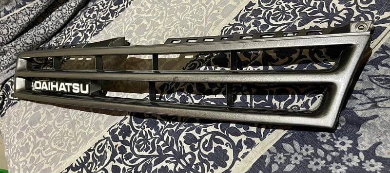 Daihatsu charade front grill 3