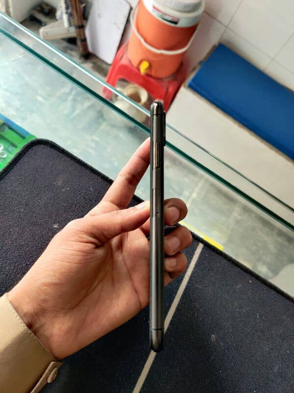 iPhone Xs max nonpta 3