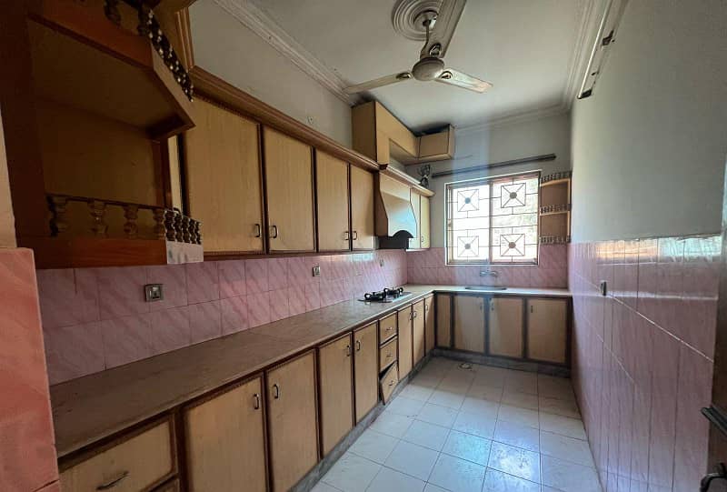 7 Marla upper portion available for rent 5