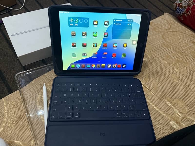 iPad 9 generation        key board       Apple Pencil 2