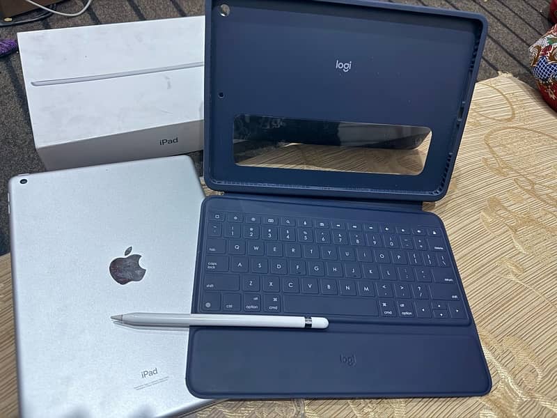 iPad 9 generation        key board       Apple Pencil 4