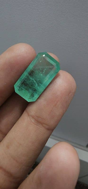 Emerald 17 carats big size 1