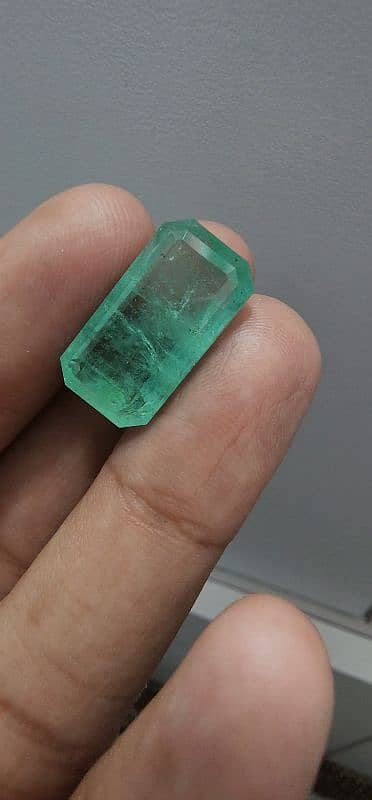 Emerald 17 carats big size 3