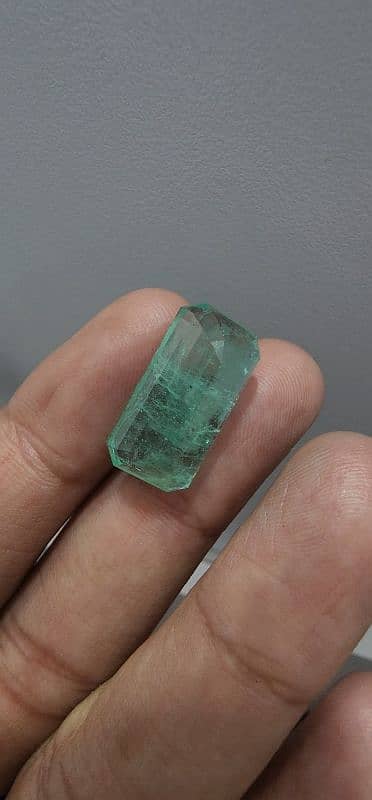 Emerald 17 carats big size 5