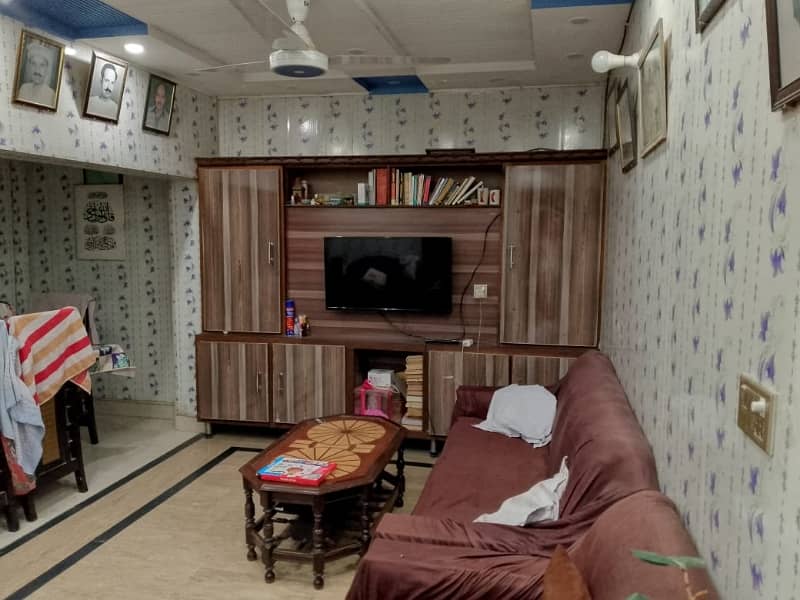 10.25 Marla Used & well maintained House for sale with 1 Marla extra land included.  Located at the prime location of Chowk Yateem Khana.  Neat & Clean House. 11