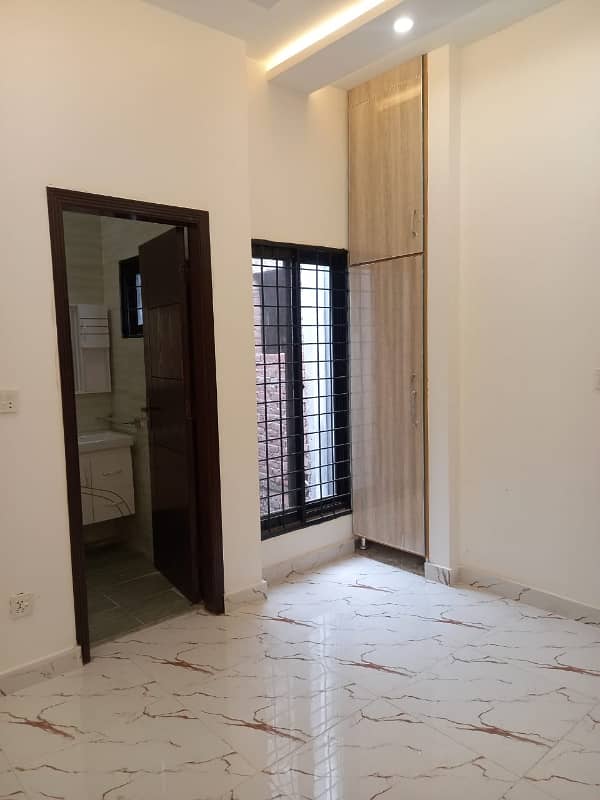 3 MARLA SLIGHTLY USED HOUSE FOR SALE IN CONSTRUCTED BLOCK OF AL KABIR TOWN. 6