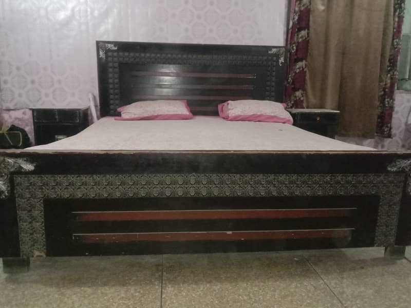 BED SET with 2 side tables 3