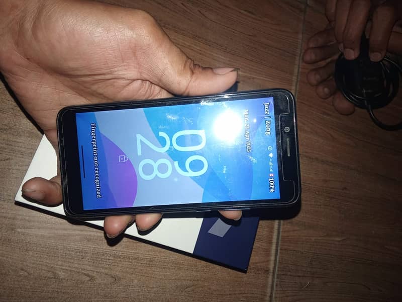 Sparx s7 mobile for sale with original charger and box 0
