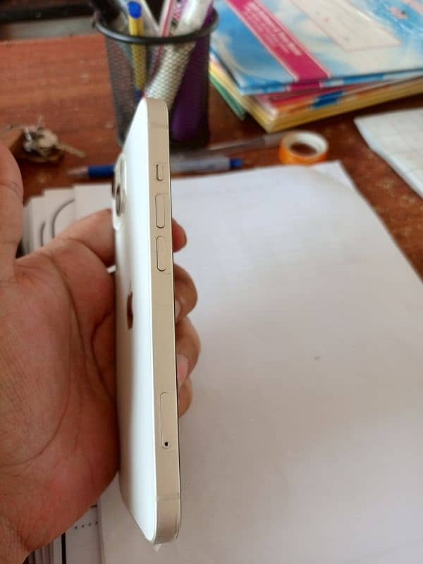 Iphone 13 brand new phone 256gb water pack Health90 Sim time Available 5
