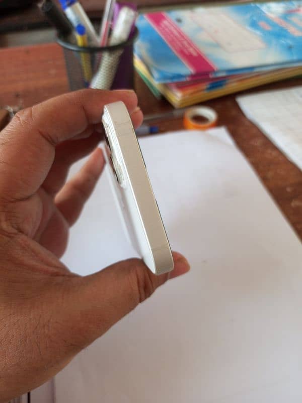 Iphone 13 brand new phone 256gb water pack Health90 Sim time Available 6