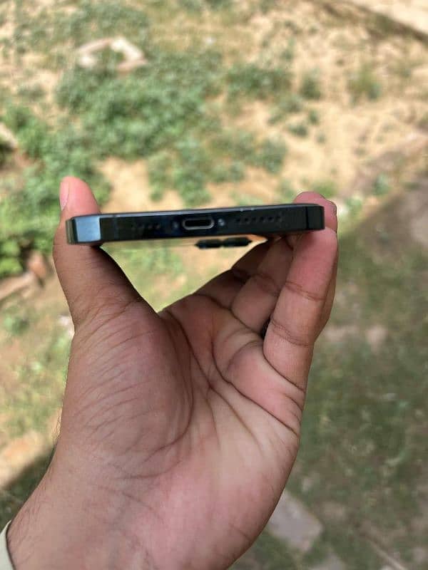 iphone  12 pro max 3