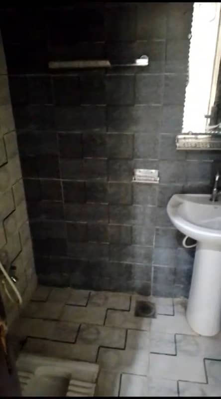 5 Marla Portion Available For Rent 17