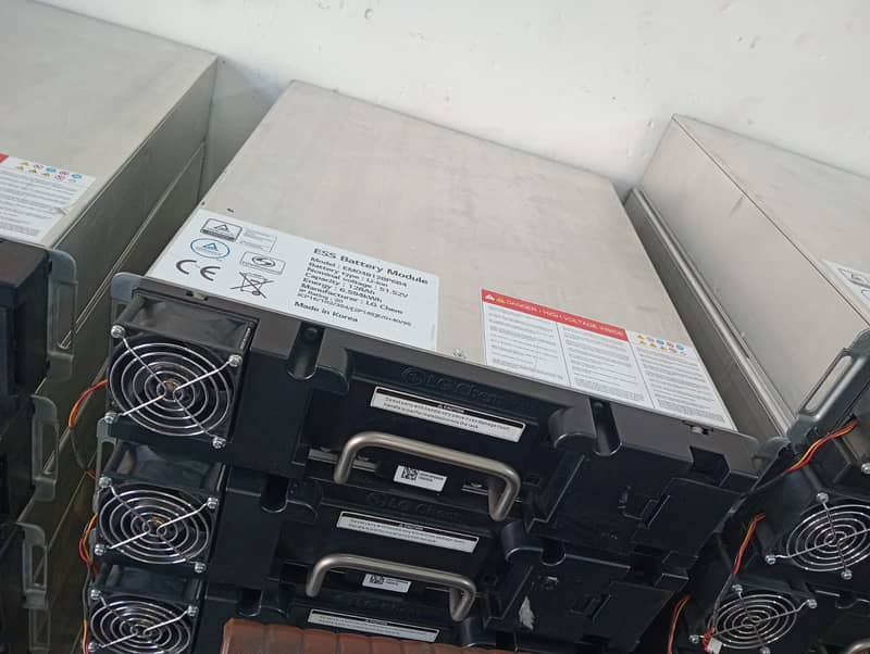 LG 51v 128 Ah Lithium battery/Lithium ion battery/Dry Battery/Lithium 1