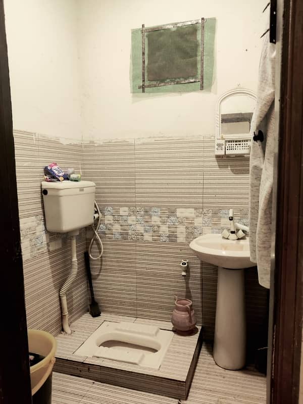 Get An Attractive 2 bed Apartment On Prime Location Upper Portion In Karachi Under Rs. 3600000 3