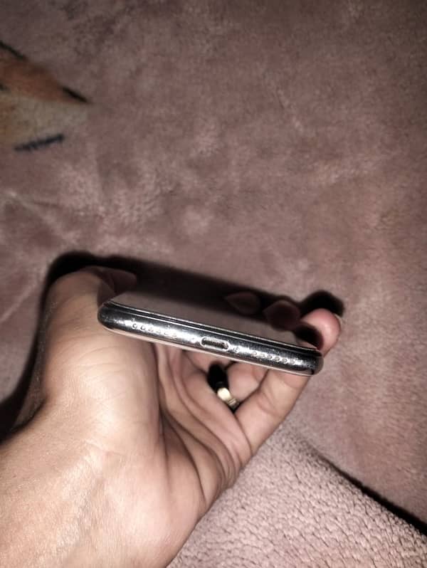 I phone X 10/10 condition  Sbb kuch Original  halat ma 1