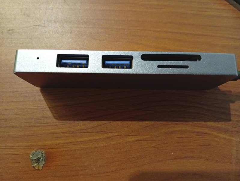 AUKEY CB-C63 3 USB 3.1 Port with Card Reader Hub 2