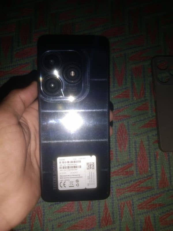 4+4=8.128GB box open kiye hoye 6 month hoye ha 9/10 condition 6