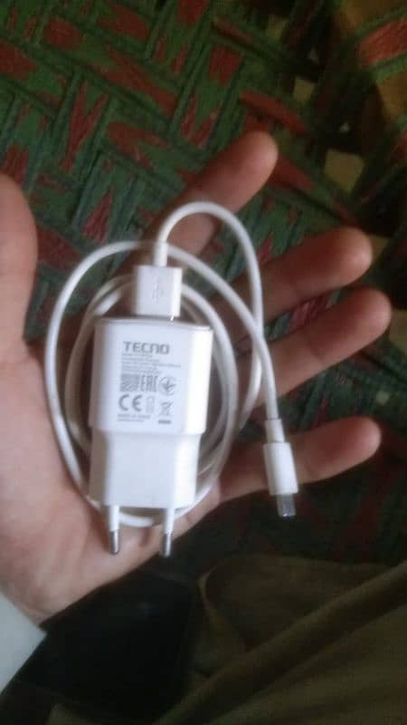 4+4=8.128GB box open kiye hoye 6 month hoye ha 9/10 condition 9