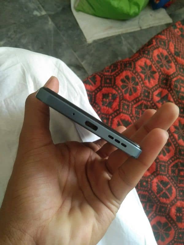 Redmi 13 C ( 6 :128 ) 4