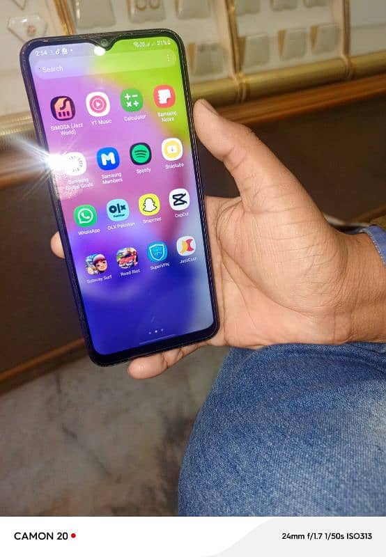 samsung A03s model 3 GB 32 GB mobile ka glass change hai 0