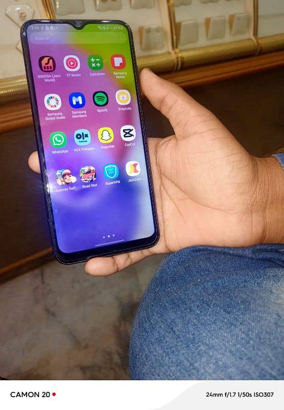 samsung A03s model 3 GB 32 GB mobile ka glass change hai 1