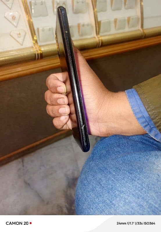 samsung A03s model 3 GB 32 GB mobile ka glass change hai 3