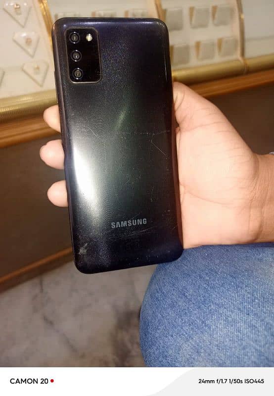 samsung A03s model 3 GB 32 GB mobile ka glass change hai 5