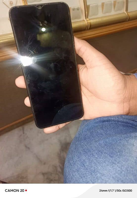 samsung A03s model 3 GB 32 GB mobile ka glass change hai 6