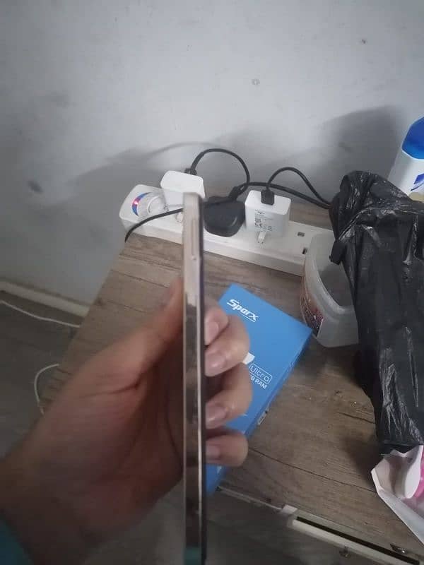 Sparx Neo7 8GbRam Rom128 box available charge not available all ok 4