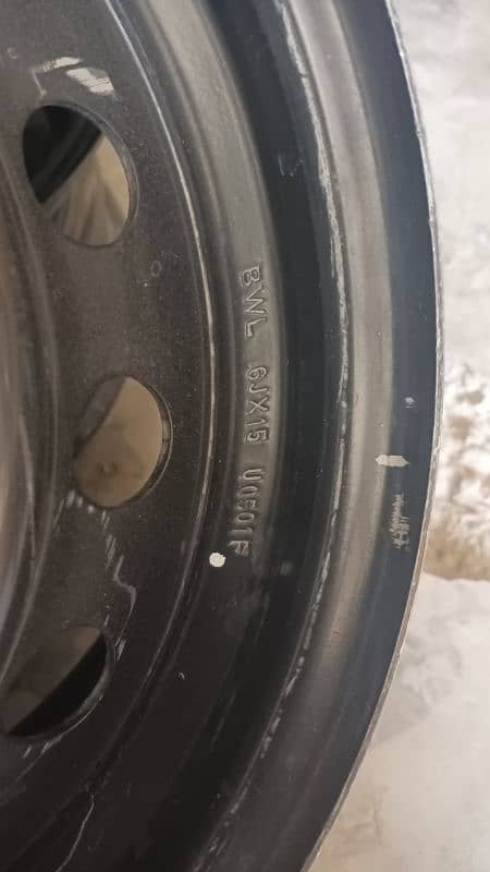 4 Rims GLi gare ka  Neu car sa autra hn. . 15000 3