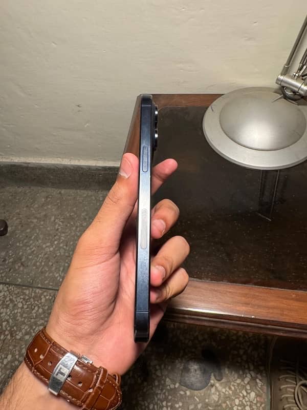 iphone 15 pro max jv 2