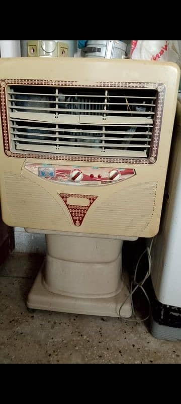 Air cooler in used condition, available. . 0